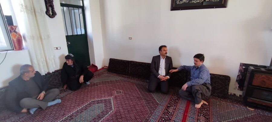 دیواندره/ بازدید از منزل خانواده دو معلولیتی