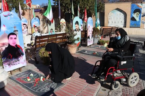 گزارش تصویری ا دای احترام ، غبار روبی و عطر افشانی گلزار شهدا معزز به مناسبت گرامیداشت 12 آذر ماه روز جهانی افراد دارای معلولیت