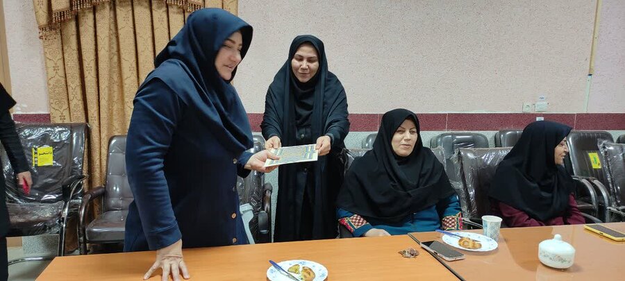 تویسرکان|تقدیر از کارکنان اداره و مدال آوران تحت پوشش بهزیستی