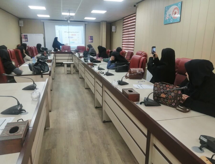 کارگاه آموزشی بهبود و مراقبت از روابط خانواده در پنج سال نخست زندگی مشترک برگزار شد