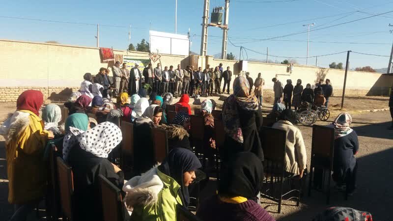 کاشت 100 نهال به نام نخبگان دارای معلولیت در بافت کاشت 100 نهال به نام نخبگان دارای معلولیت در بافت