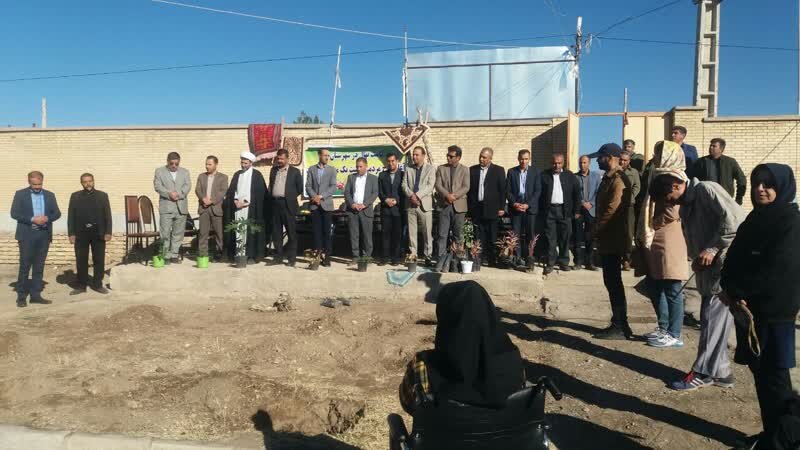 کاشت 100 نهال به نام نخبگان دارای معلولیت در بافت کاشت 100 نهال به نام نخبگان دارای معلولیت در بافت