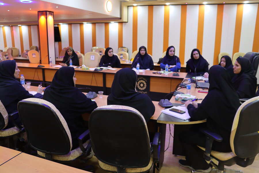 فاز دوم دوره  طرح آگاهسازی زنان و دختران در بهزیستی استان