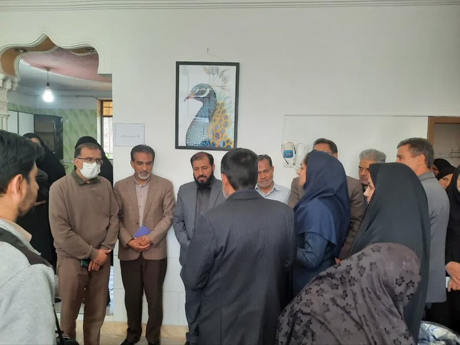 نخستین مرکز روزانه توانبخشی و حرفهآموزی معلولان پسرانه بالای ۱۴ سال  زرند افتتاح شد. نخستین مرکز روزانه توانبخشی و حرفهآموزی معلولان پسرانه بالای ۱۴ سال  زرند افتتاح شد.