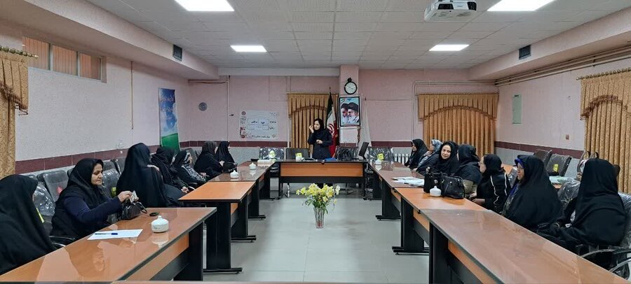 تویسرکان| برگزاری دوره آموزشی مهارتهای سالمندی