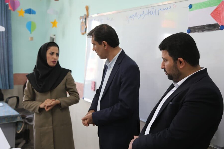 نگرش جدید سرپرست بهزیستی استان بوشهر در دیدار با دانش آموزان استثنایی روستای بستانلو شهرستان عسلویه