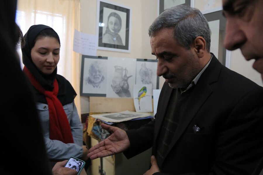 بازدید مدیرکل بهزیستی استان کردستان
از نمایشگاه آثار توانمندیهای توانجویان موسسه رعد