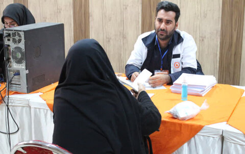 گزارش تصویری| میز ارتباطات مردمی بهزیستی در اولین روز پاسخگوی مردم شریف استان البرز به مناسبت سفر ریاست جمهوری بود
