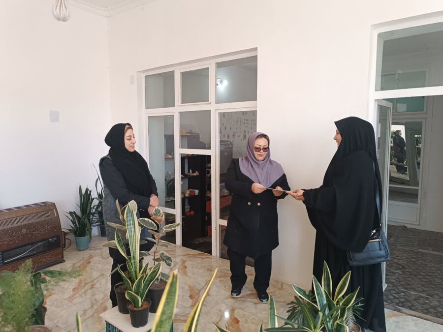 برپایی نمایشگاه گل و گیاه و صنایع دستی در کارگاه تولیدی حمایتی یاغیش بهزیستی شاهین دژ