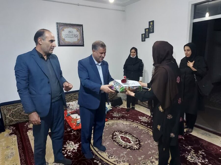 اسدآباد|دیدار با خانواده دارای معلولیت با حضور فرماندار به مناسبت هفته بزرگداشت معلولین