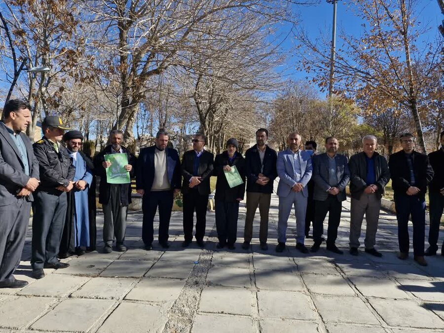 دهگلان/مراسم کاشت نهال در پارک لاله