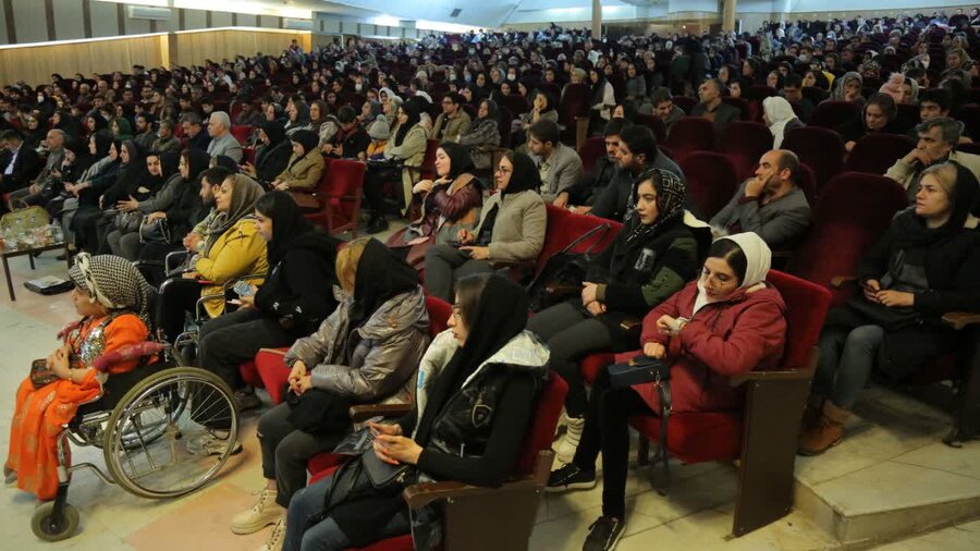 مدیرکل بهزیستی کردستان:
بهزیستی نیازمند مشارکت خیران برای ارائه خدمات به جامعه معلولان است