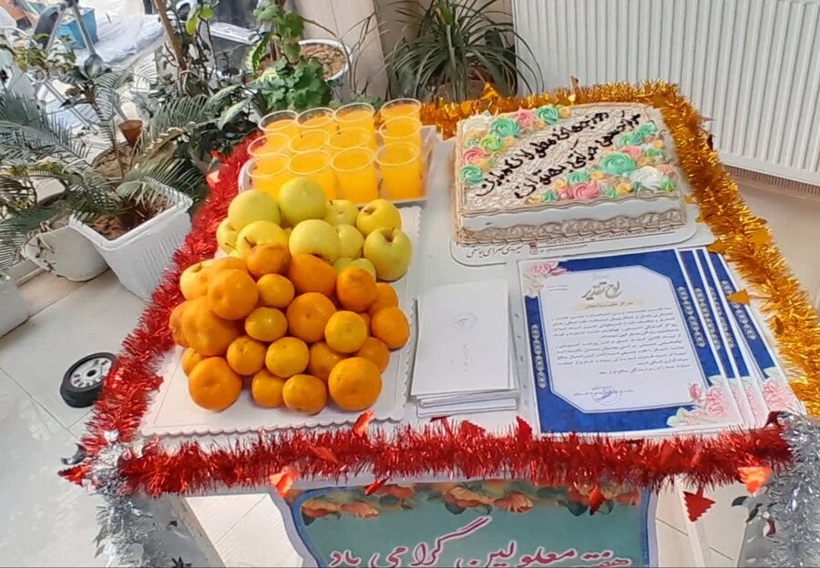 برگزاری مراسم روز جهانی معلولین در مرکز توانبخشی شهرستان تکاب 