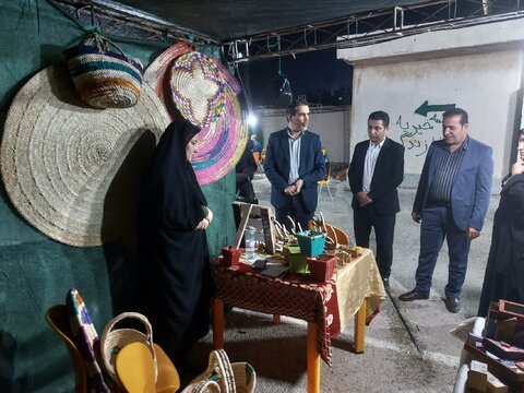 بازدید سرپرست بهزیستی بوشهر از نمایشگاه صنایع دستی توانمندیهای معلولین شهرستان های گناوه و بوشهر