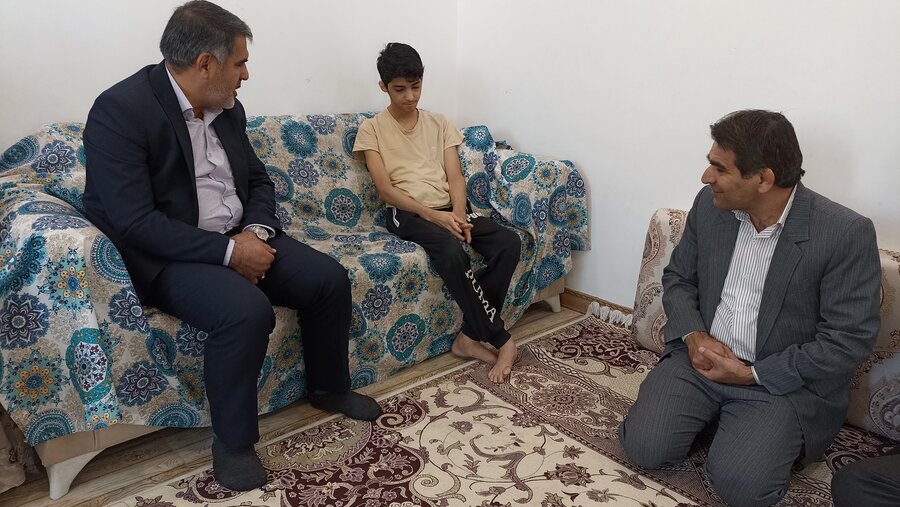 سنندج | دیدار فرماندار با خانواده های دارای چند معلولیتی