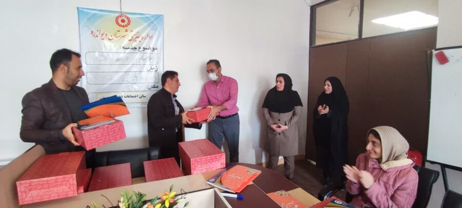 تقدیر از برندگان مسابقات ورزشی در بهزیستی دیواندره