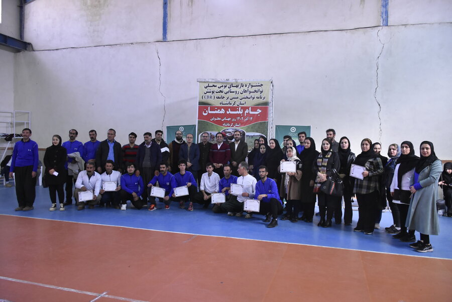 جشنواره بازی‌های بومی و محلی "جام بلند همتان" در شهرستان کرمانشاه