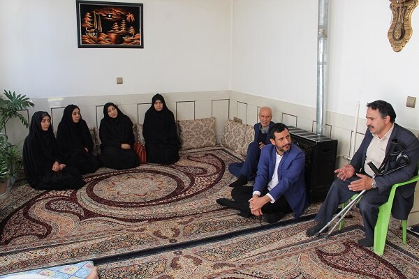 شهرضا| دیدار چهره به چهره فرمانداربا مددجویان