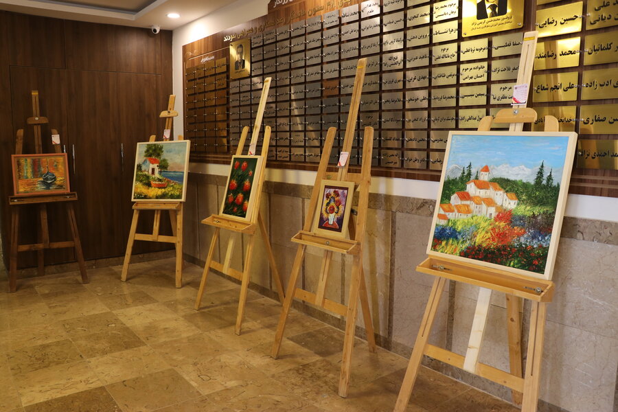 نمایشگاه آثار نقاشی هنرمند دارای معلولیت “ محمدتینونی ” افتتاح شد
