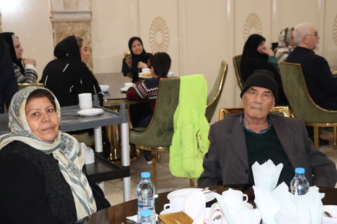 گزارش تصویری ا برنامه یلدای به یاد ماندنی سالمندان بنیاد فرزانگان پر تلاش اراک