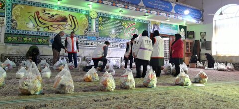نکا| توزیع یکصد سبد معیشتی بین جامعه هدف بهزیستی در شهرستان نکا به مناسبت شب یلدا