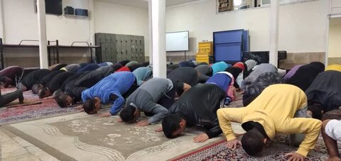 کرج | محفل انس باقرآن وترویج فرهنگ اقامه نماز در کمپ پیشگامان نگرش سلامت برگزار شد
