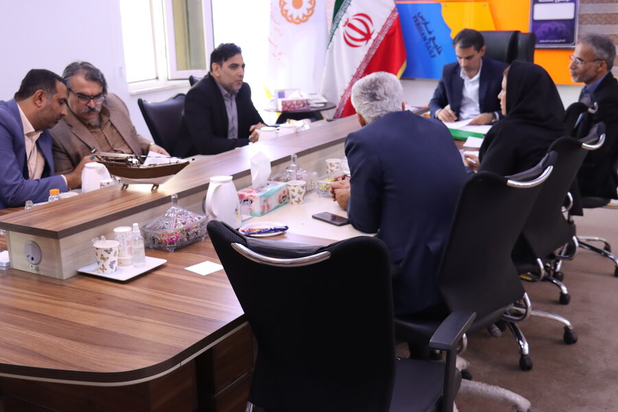 نشست  مدیرعامل صندوق کارآفرینی امید و بنیاد برکت استان با سرپرست بهزیستی استان بوشهر