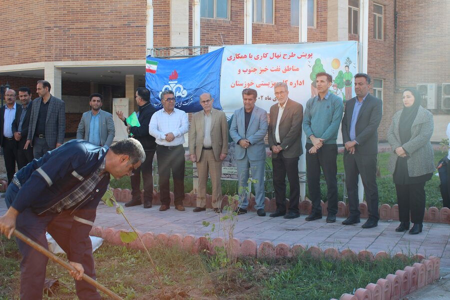 گزارش تصویری|کاشت ۳۰ اصله نهال در بهزیستی خوزستان با مشارکت مناطق نفت خیز جنوب