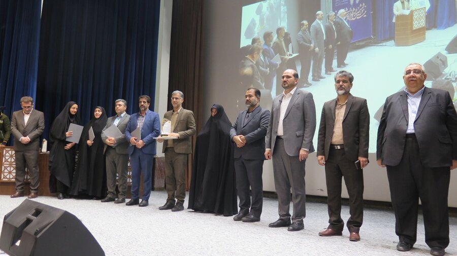 کسب رتبه برتر اداره کل بهزیستی در ارزیابی عملکرد گروه سلامت و رفاه اجتماعی استان اصفهان
