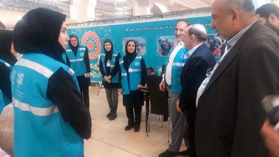  وزیر کشور از غرفه ی سازمان بهزیستی استان تهران در نمایشگاه مدیریت بحران بازدید کرد
