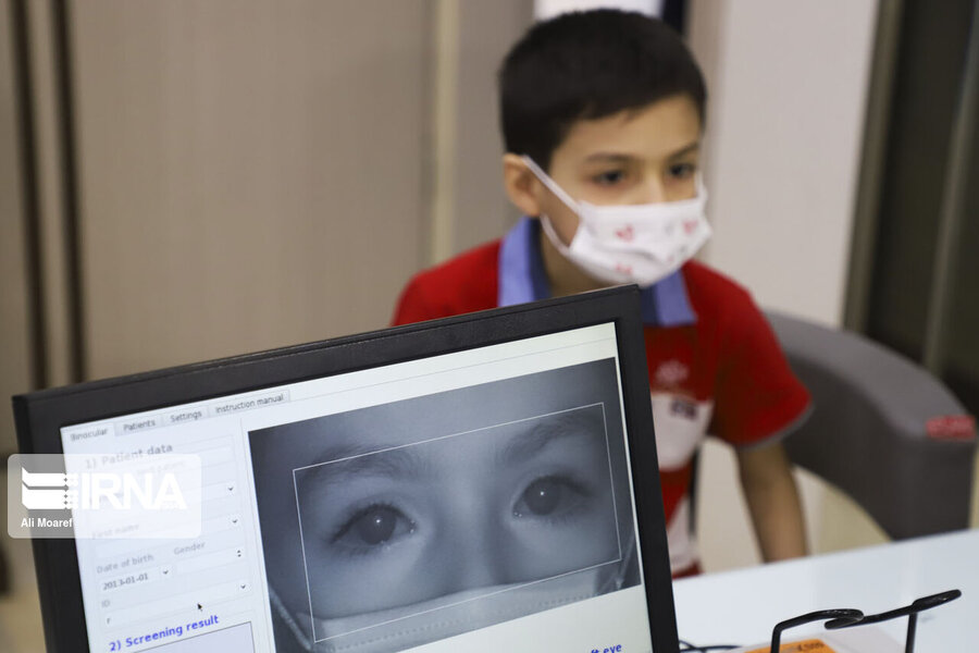 دررسانه | بینایی ۸۰۷۵ کودک قشمی توسط بهزیستی غربالگری شد