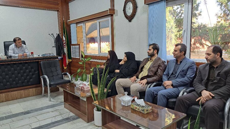 بهشهر| نشست رئیس اداره پذیرش و گروههای هدف بهزیستی مازندران با دادستان شهرستان بهشهر
