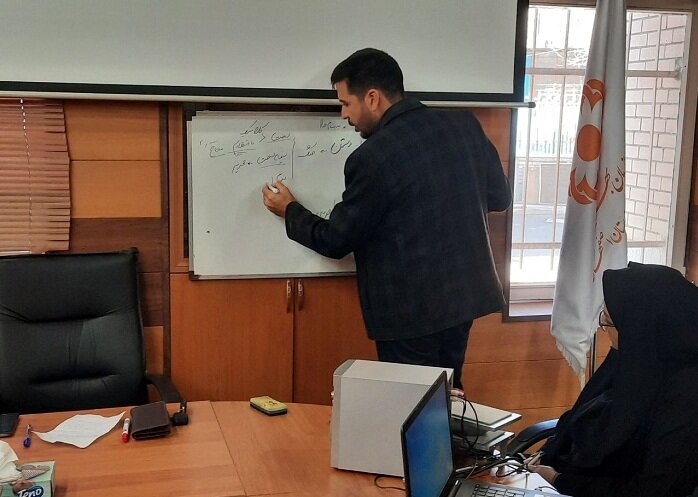 گلپایگان| نشست بصیرتی برای مشارکت حداکثری در انتخابات