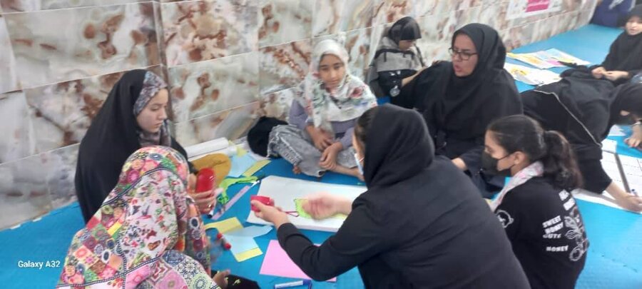 شیراز| ۲۴۰ نفر از نوجوانان محله های شیراز در طرح مانا با راهکارهای پیشگیری از آسیبهای اجتماعی آشنا شدند