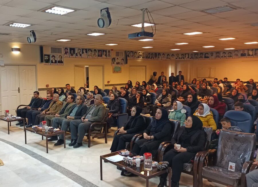 برگزاری آیین تجلیل از سواد آموزان بهزیستی کامیاران
