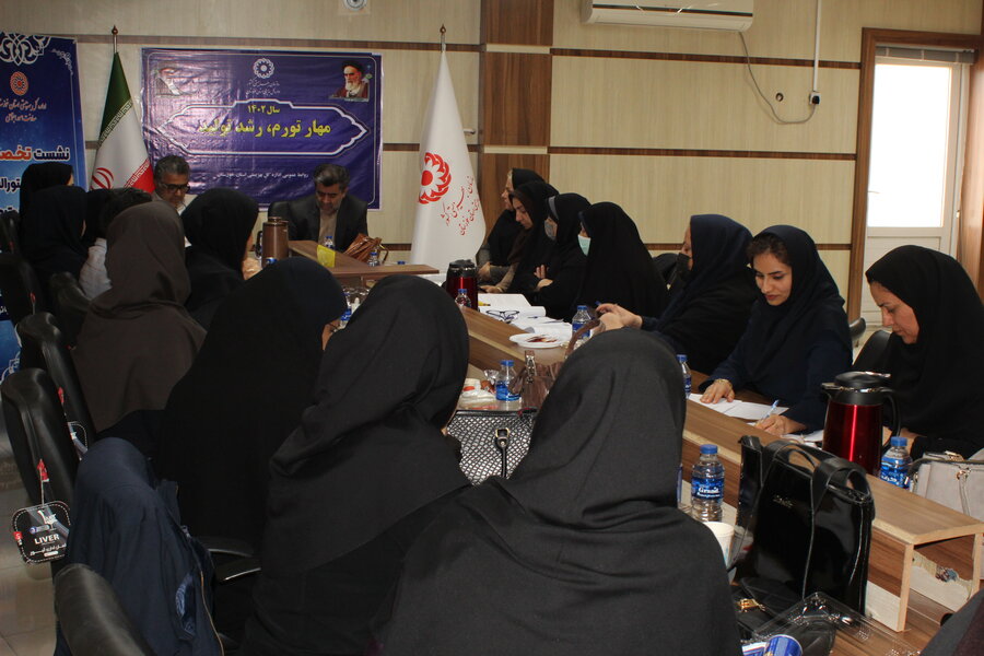 نشست هم اندیشی دفتر زنان بهزیستی خوزستان