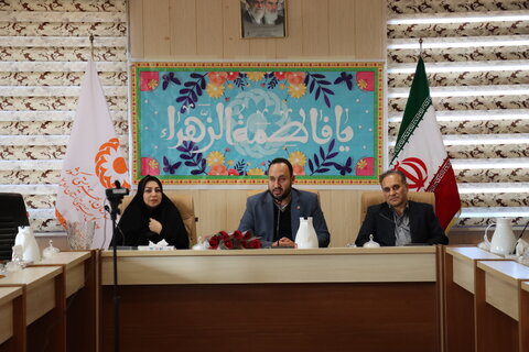 نشست صمیمی مدیرکل بهزیستی استان با بانوان شاغل در بهزیستی به مناسبت روز زن