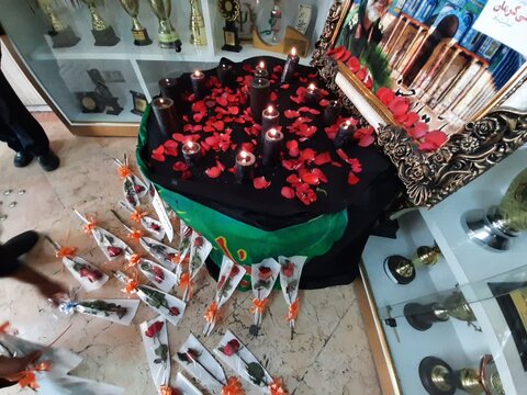 گزارش تصویری| روشن شدن شمع‌ها، به یاد شهدای حادثه تروریستی کرمان در بهزیستی