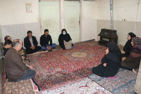 حضور مدیرکل بهزیستی استان کرمان در منزل مددجوی شهید حادثه تروریستی