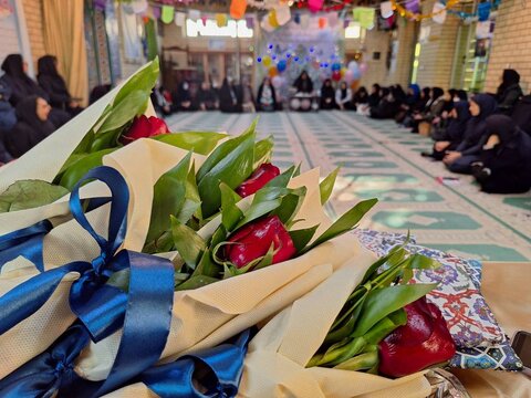 گزارش تصویری | برگزاری جشن ولادت حضرت فاطمه(س) و گرامیداشت مقام زن و مادر در اداره کل بهزیستی گیلان