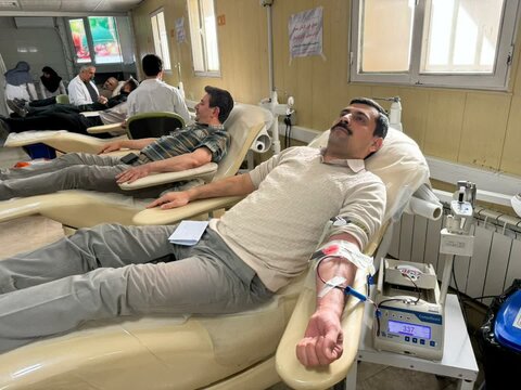 پرسنل معاونت توانبخشی بهزیستی استان کردستان در اهدای خون به مردم کرمان مشارکت کردند