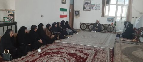 دیدار کارکنان بهزیستی پلدشت با امام جمعه شهرستان
