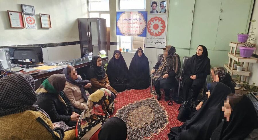 نشست تخصصی طرح خود مراقبتی زنان در بهزیستی شاهین دژ