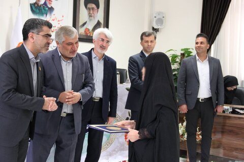 گزارش تصویری|تجلیل از مادران سرپرست خانوار و مددجویان موفق تحت پوشش بهزیستی و کمیته امداد امام خمینی ره