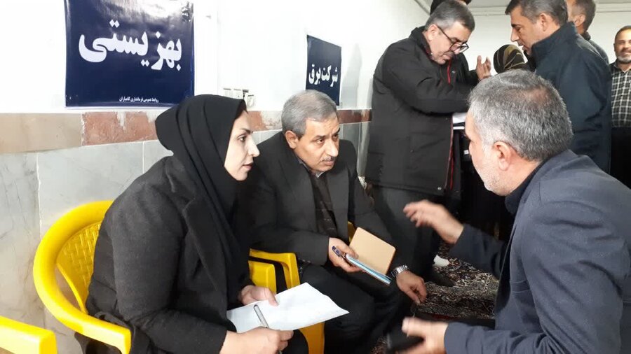 برپایی میز خدمت بهزیستی در کامیاران