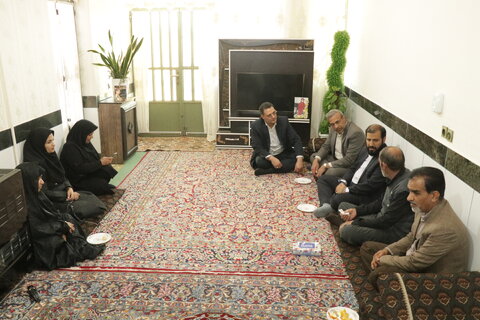 دیدار مدیرکل بهزیستی استان کرمان با خانواده شهید زرندی