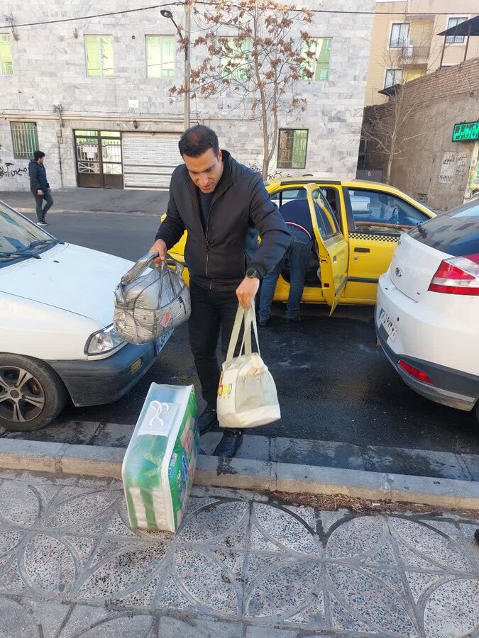 مدیرکل بهزیستی استان البرز از خانواده دارای فرزند سه قلو در فردیس تقدیر کرد