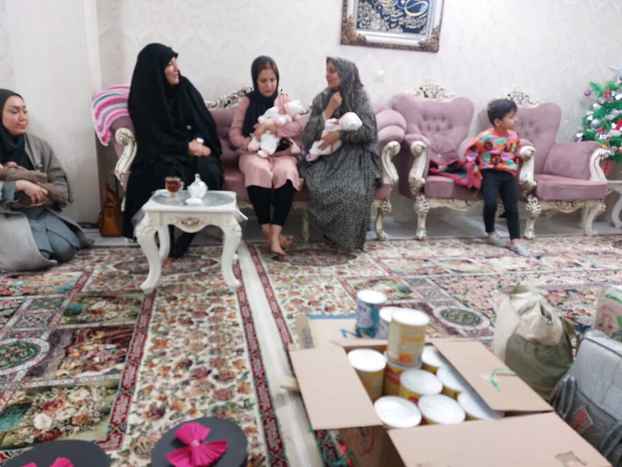 مدیرکل بهزیستی استان البرز از خانواده دارای فرزند سه قلو در فردیس تقدیر کرد