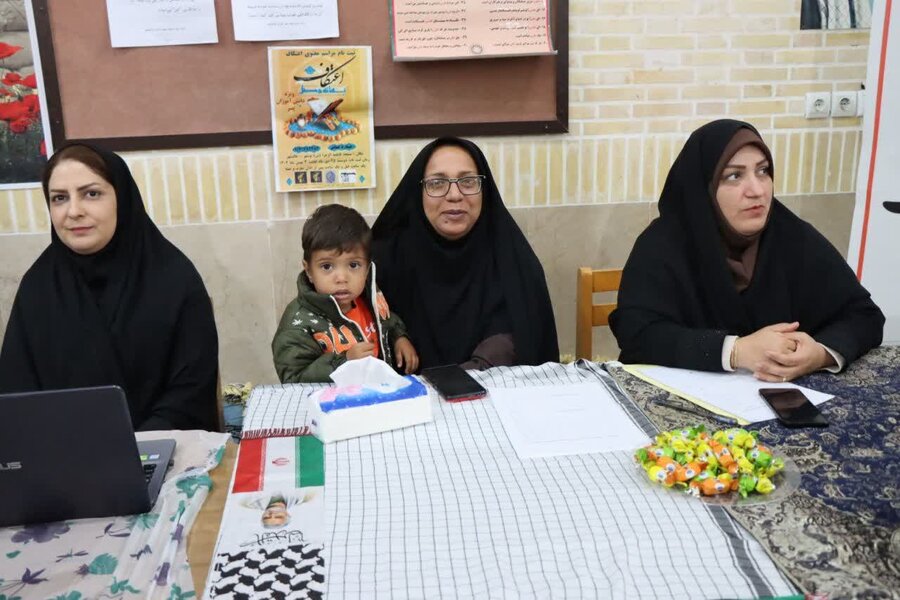 برپایی میز خدمت بهزیستی شهرستان بوشهر  در مصلی نماز جمعه شهر عالیشهر