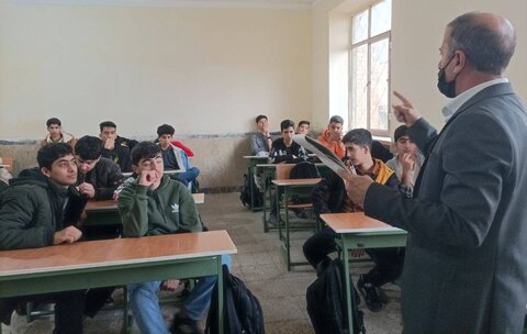 برگزاری کلاسهای آموزشی پیشگیری از آسیب های اجتماعی ویژه مدارس پسرانه سطح شهرستان چرداول